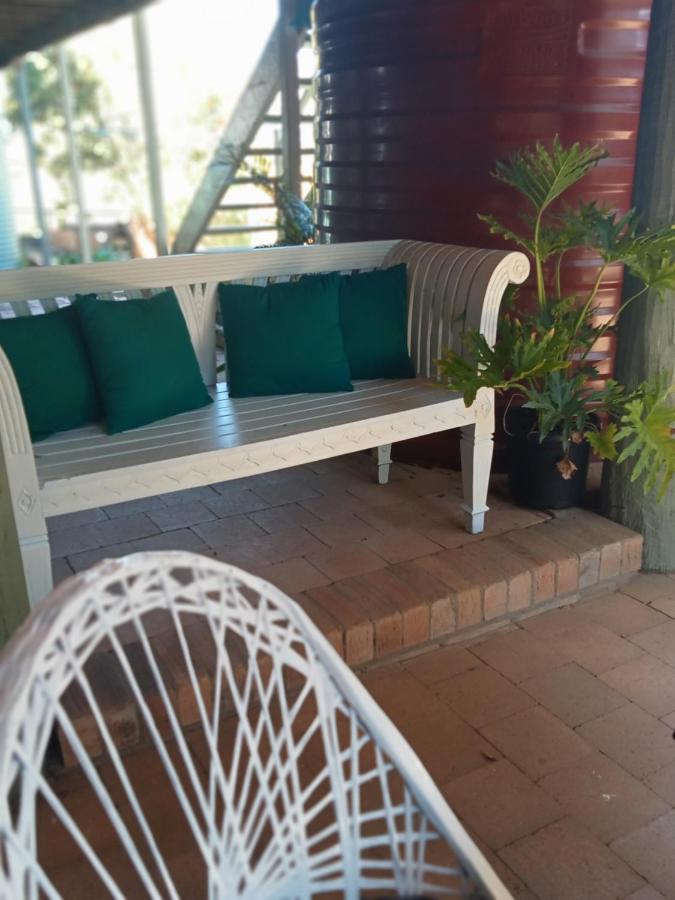 Bronnies Place Hotel Gatton Exterior photo